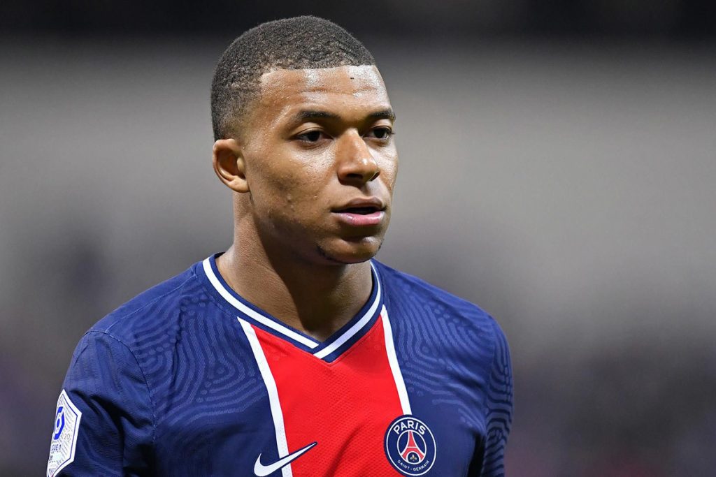 Kylian Mbappe là không thể ngăn cản, dù đá hỏng quả Penalty